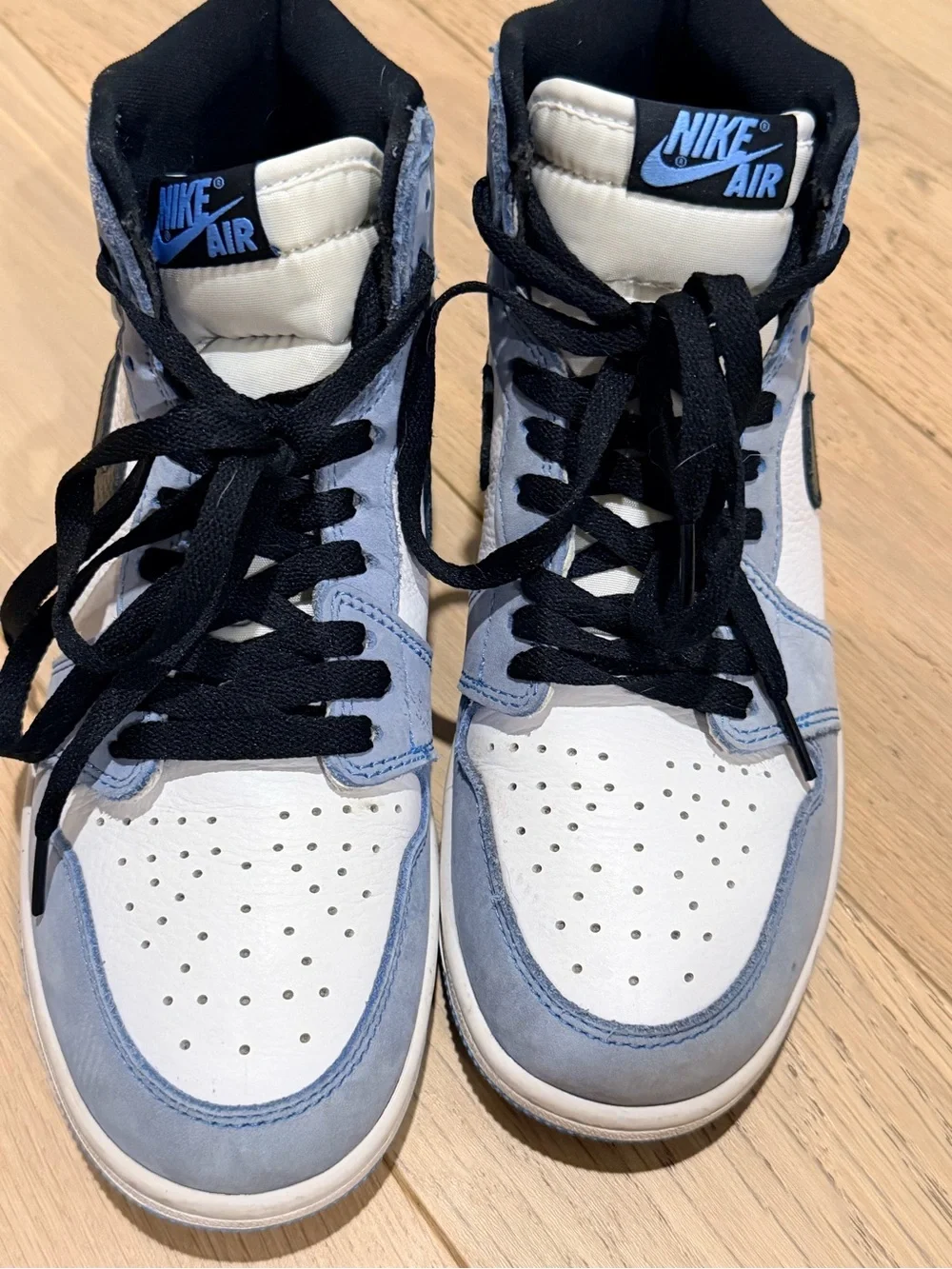🔥🔥 size 6.5Y - Jordan 1 Retro High OG University Blue